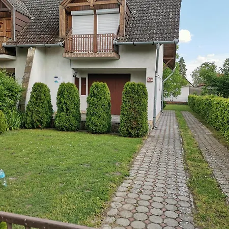 Strandkoezeli Nyaralohaz Apartment