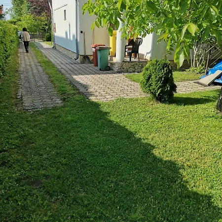Strandkoezeli Nyaralohaz